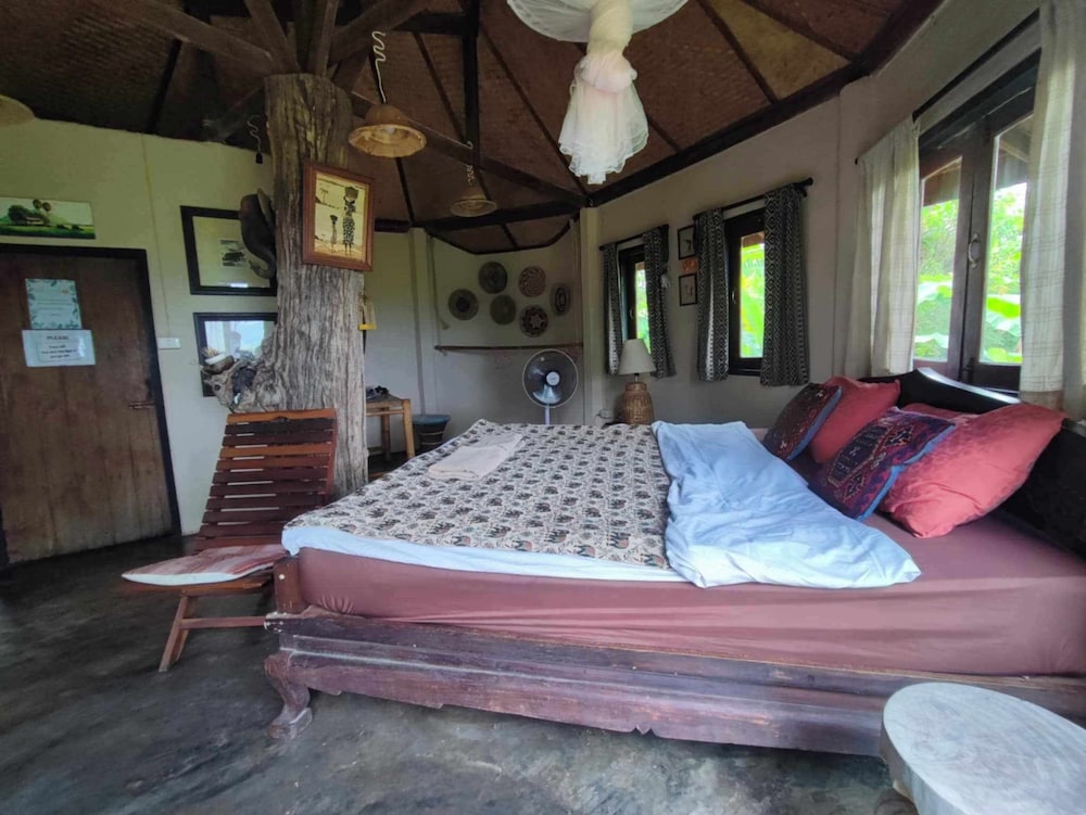Classic Room, Private Bathroom, Hill View photo 3