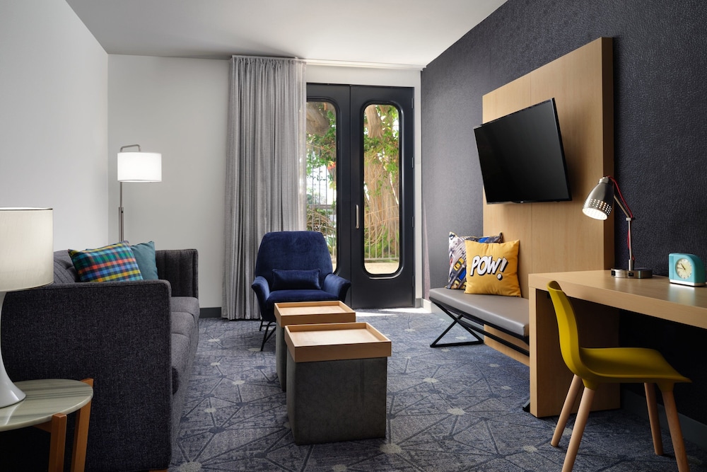 Suite, 1 Bedroom photo 2