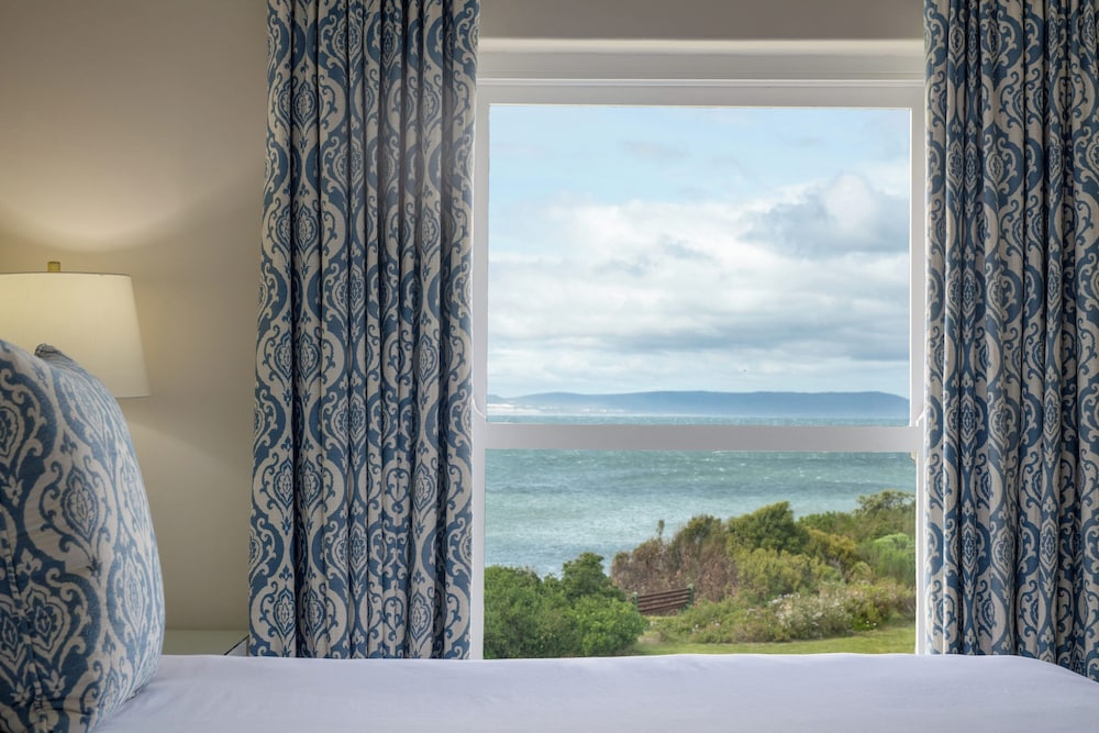 Premier Suite - Photo 3