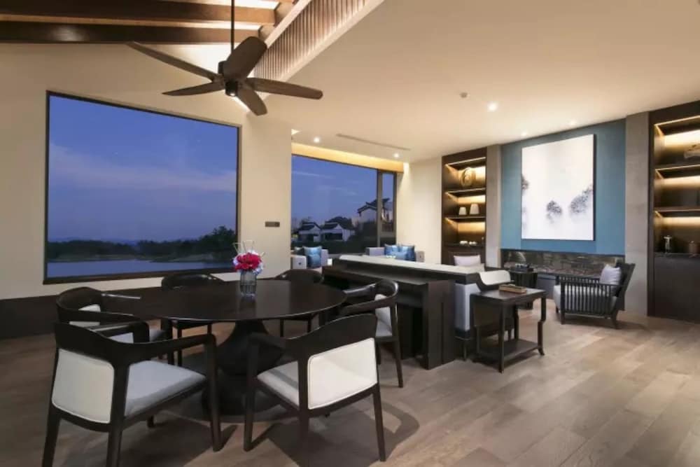 Royal Villa, 3 Bedrooms, Private Pool, Lake view photo 3