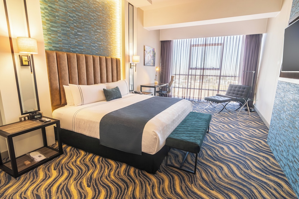 Executive Room, 1 King Bed - Photo 7