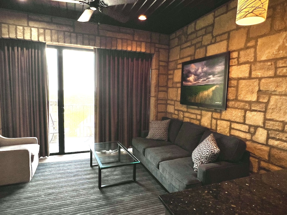 Condo, 1 King Bed