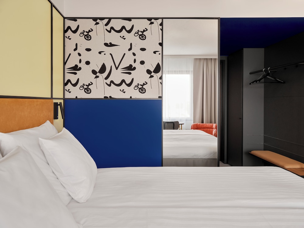 Standard Room, 1 King Bed, Tower - Photo 1