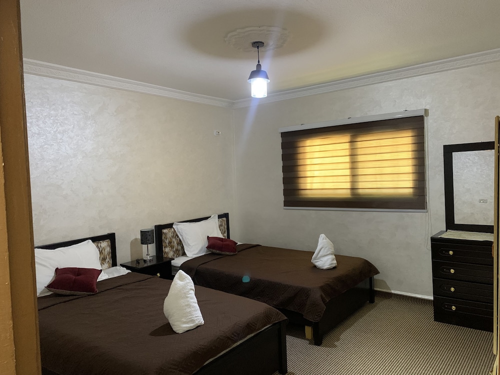 Deluxe Twin Room photo 3