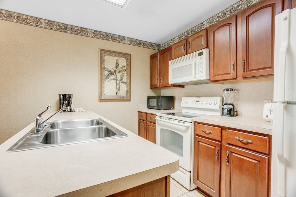 Willowbrook One Bedroom Hot Tub photo 3