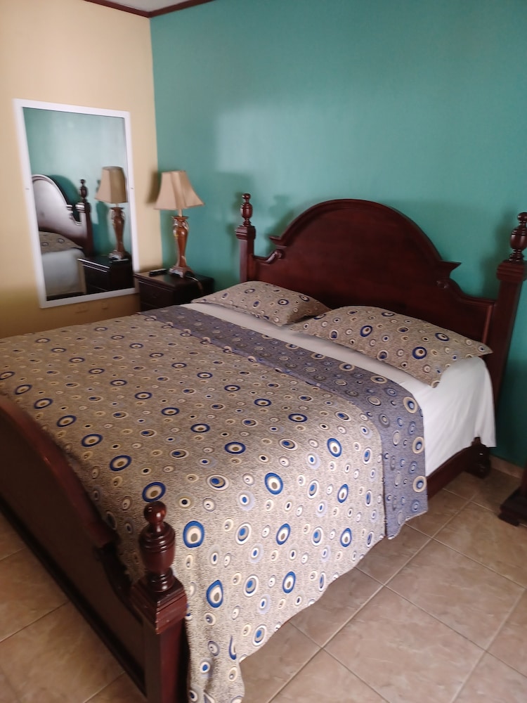 Superior Room, 1 King Bed, Pool View