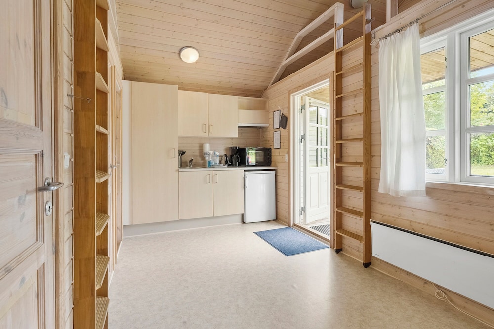 Basic Cabin photo 3