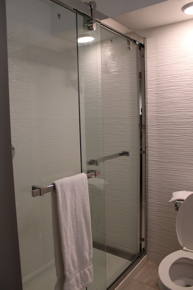 Suite, 1 King Bed, Non Smoking (Upgrade) - Photo 5