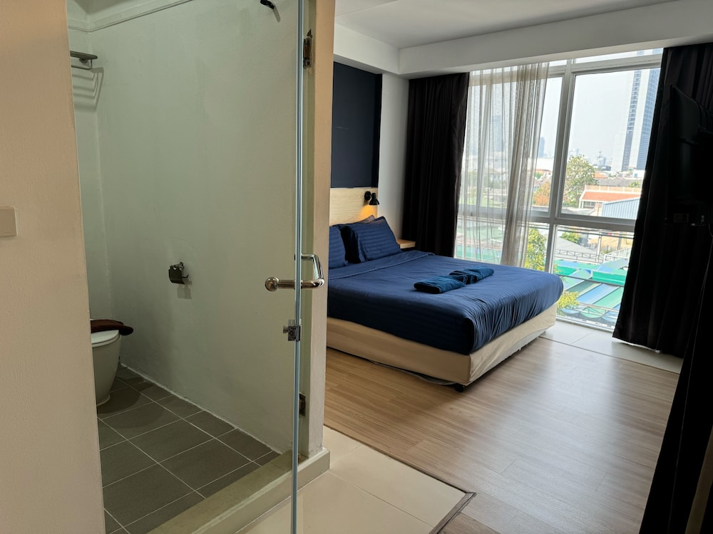 Club Double Room, Non Smoking, City View photo 2