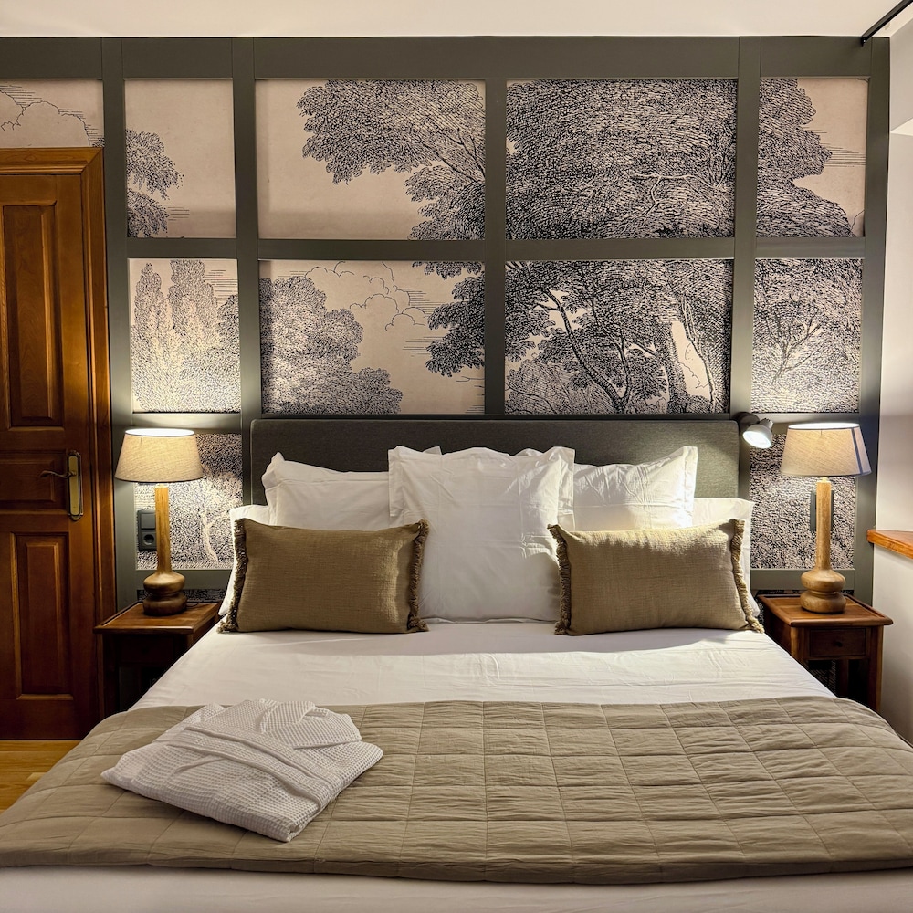 Deluxe Room, Private Bathroom, Valley View