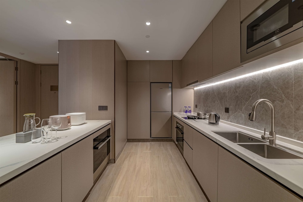 KING TWO BEDROOM APARTMENT - Photo 3