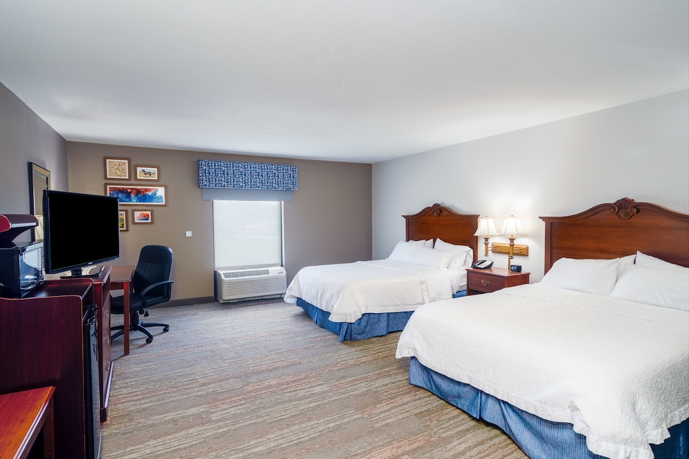 Room, 2 Queen Beds, Accessible, Bathtub - Photo 1