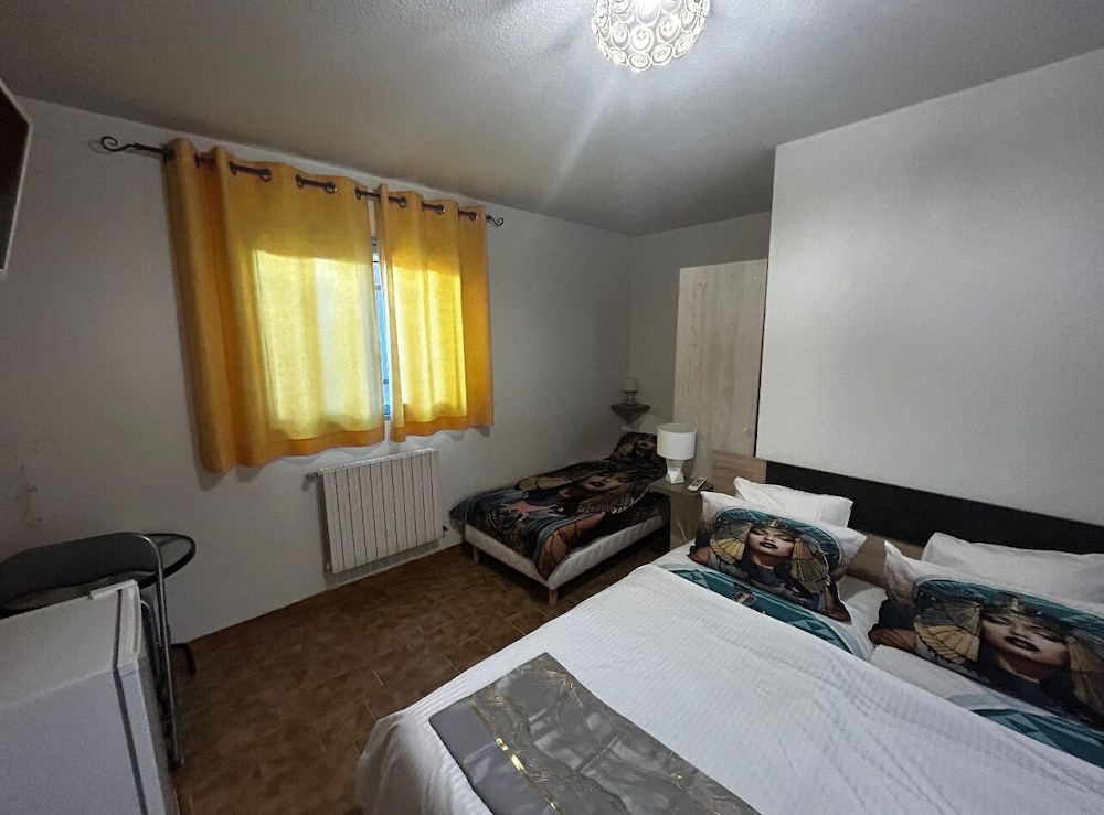 Junior Triple Room, Garden View photo 3