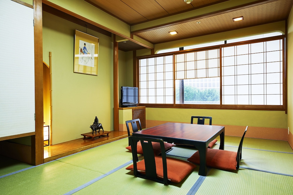 Japanese A Smoking Eco Plan - No Linen Services