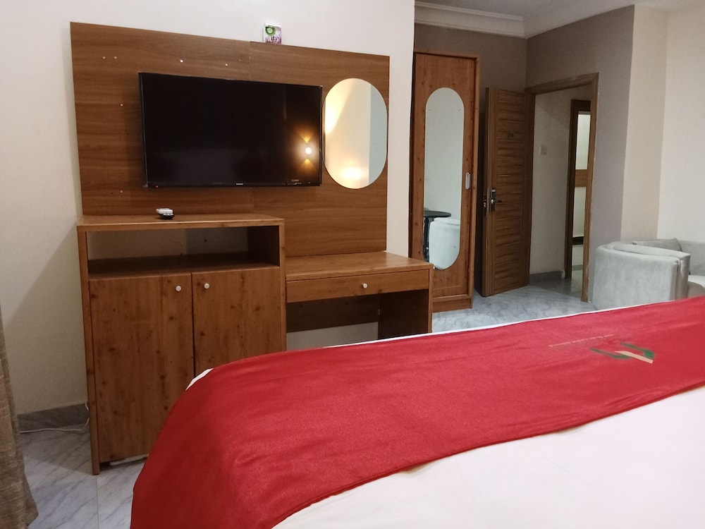 Deluxe Room - Photo 3