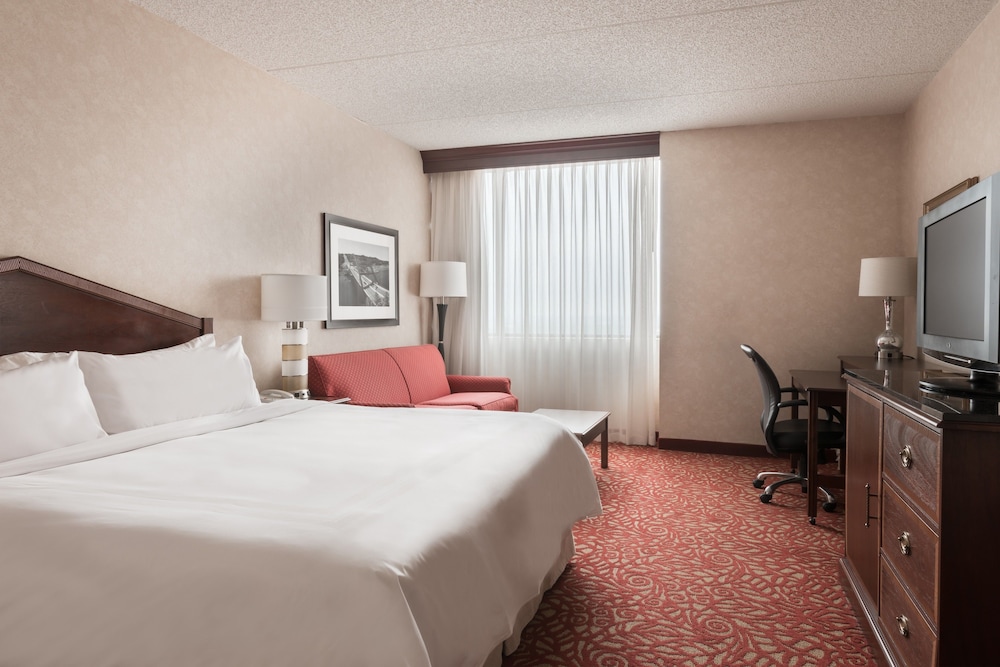 Premium Room, 1 King Bed with Sofa bed photo 3
