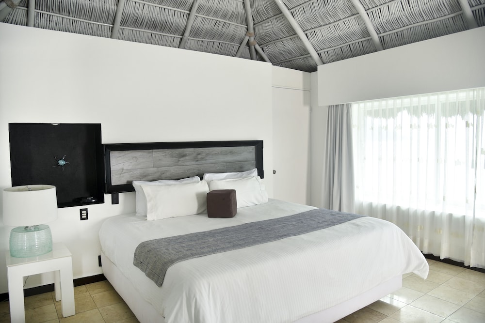 Suite, 1 King Bed, Non Smoking - Photo 12