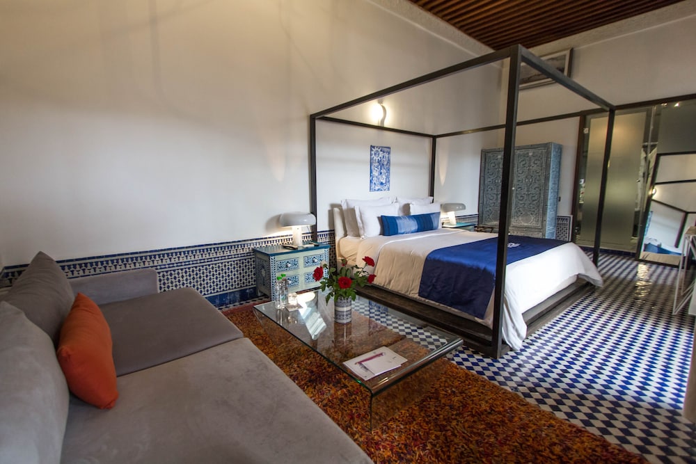 Deluxe Suite, Private Bathroom, Pool View ( Royale) photo 2