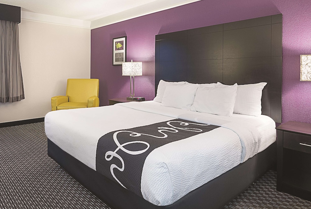 Room, 1 King Bed, Non Smoking - Photo 1