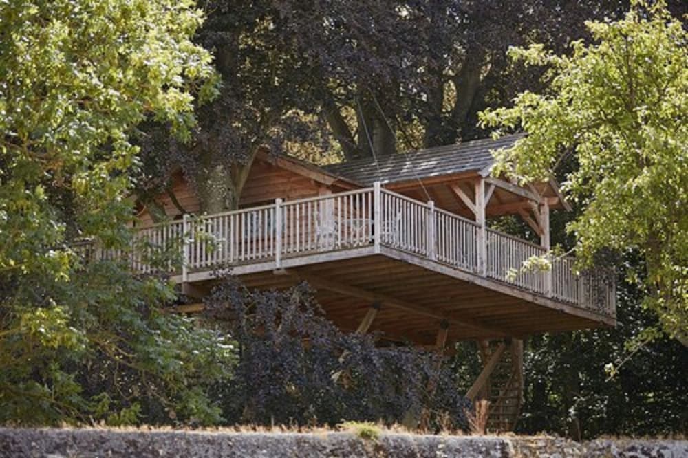 Deluxe Cabin, 1 Queen Bed, Terrace, Park View photo 1