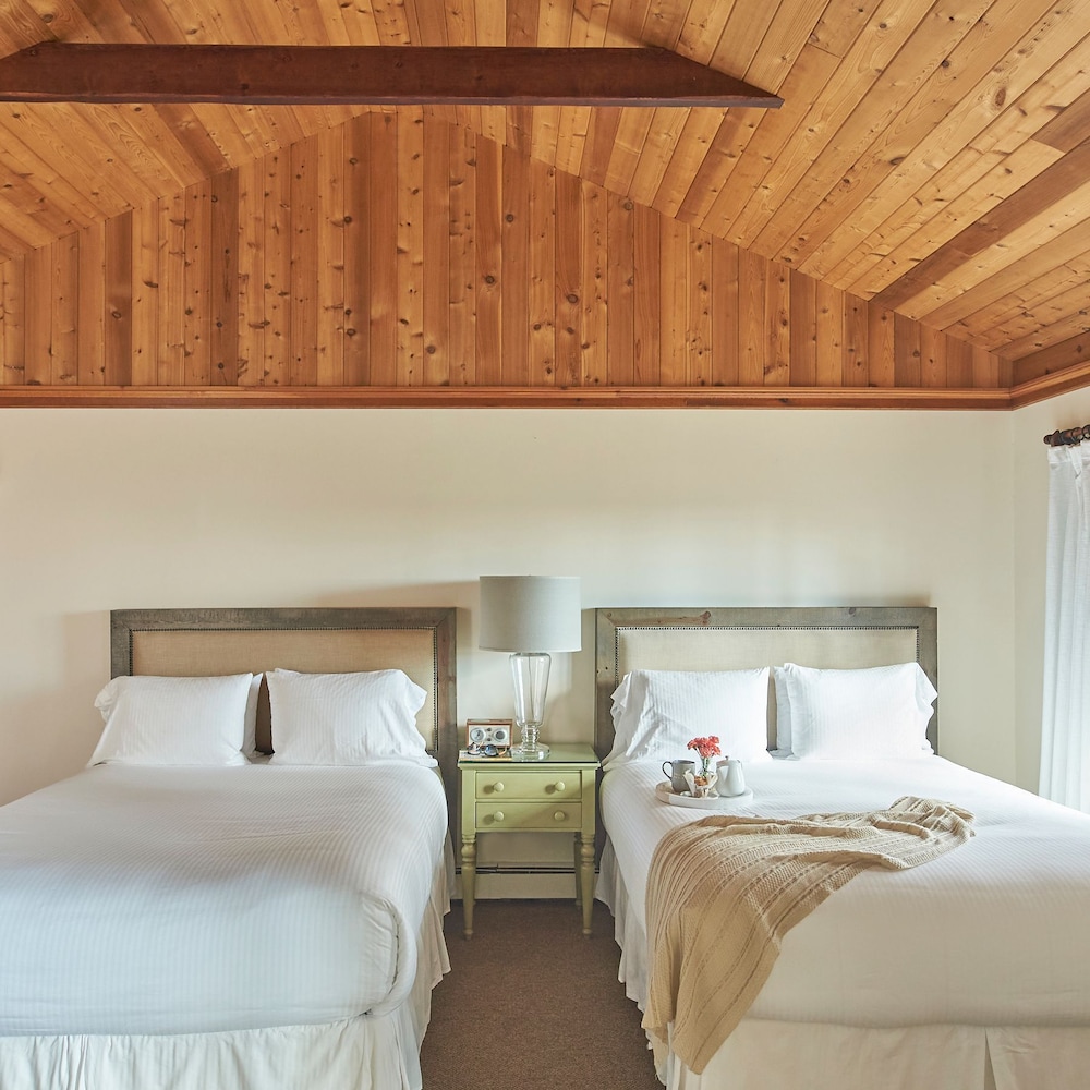 Standard Room, 2 Double Beds photo 2