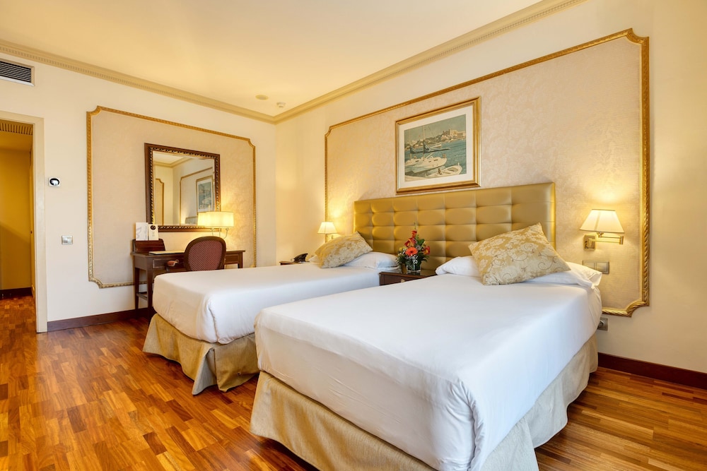 Classic Double or Twin Room