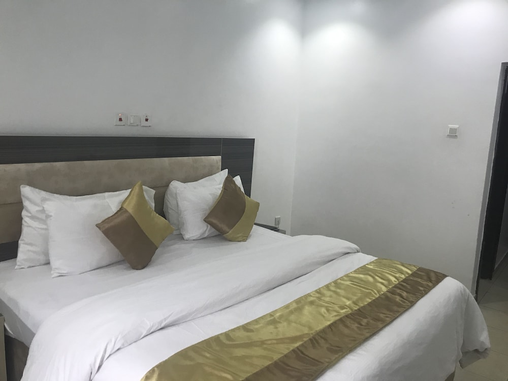 Luxury Suite photo 2