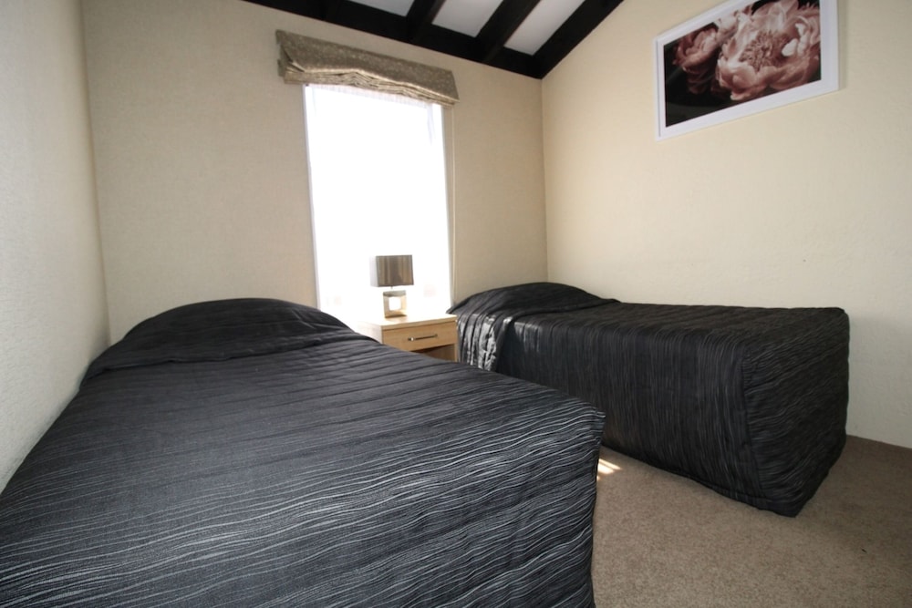Family Apartment, 1 Bedroom, Non Smoking, Kitchenette (Family Unit) photo 1