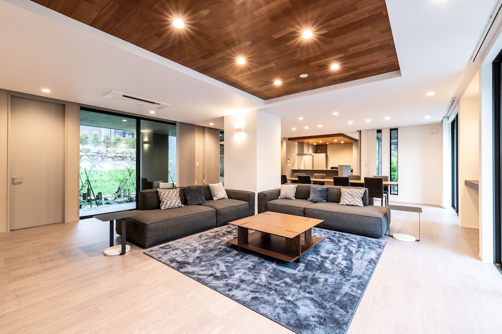 Luxury Suite photo 1