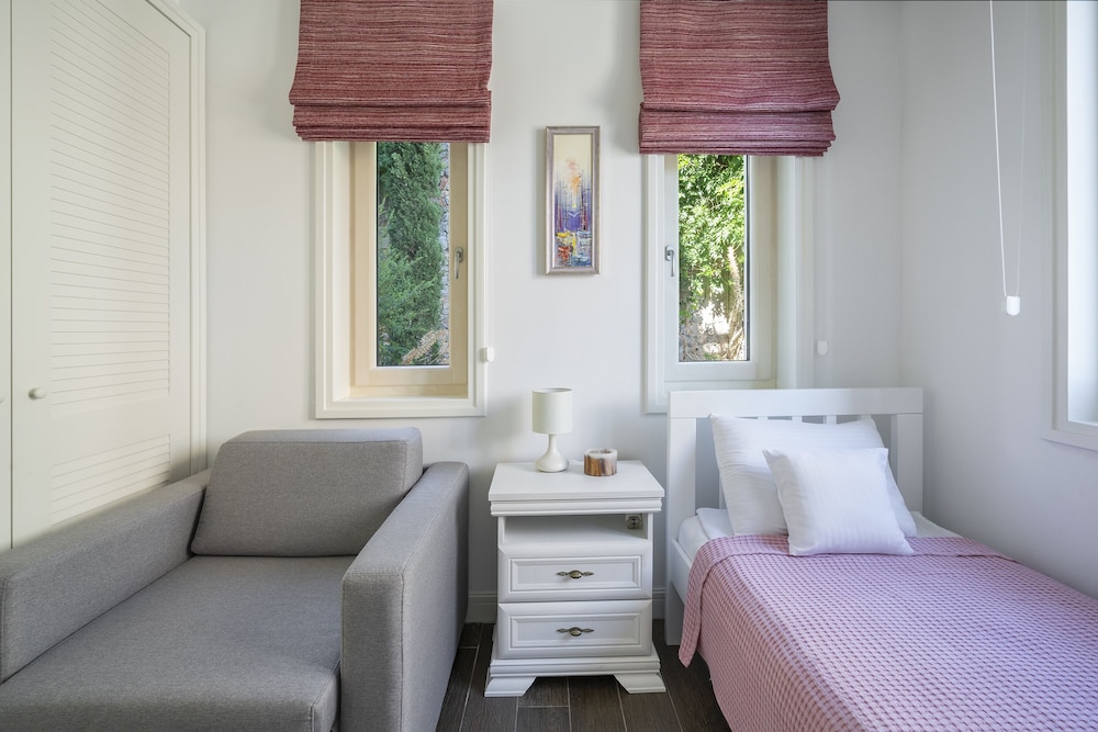 Apartment, 2 Bedrooms, Sea View (C-606) photo 3