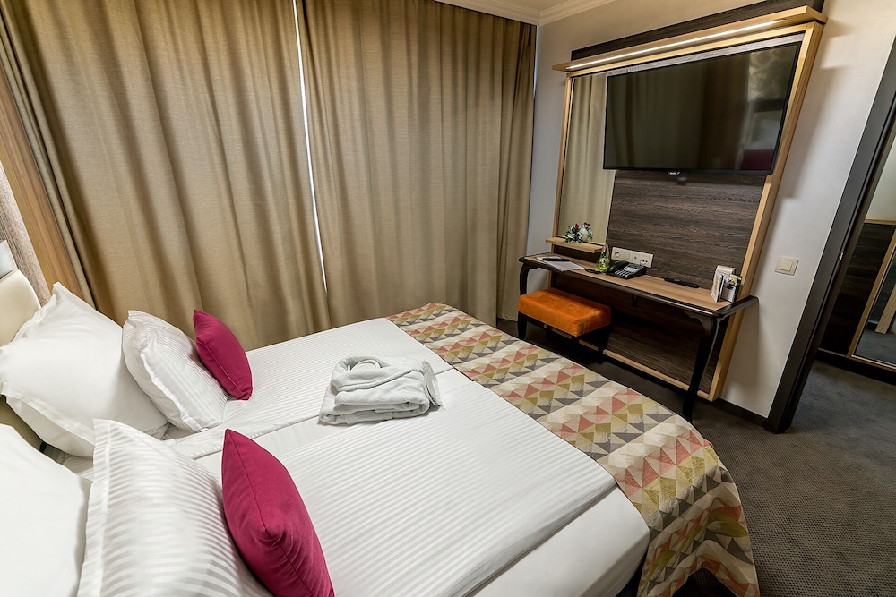 Business Apartment - Photo 1