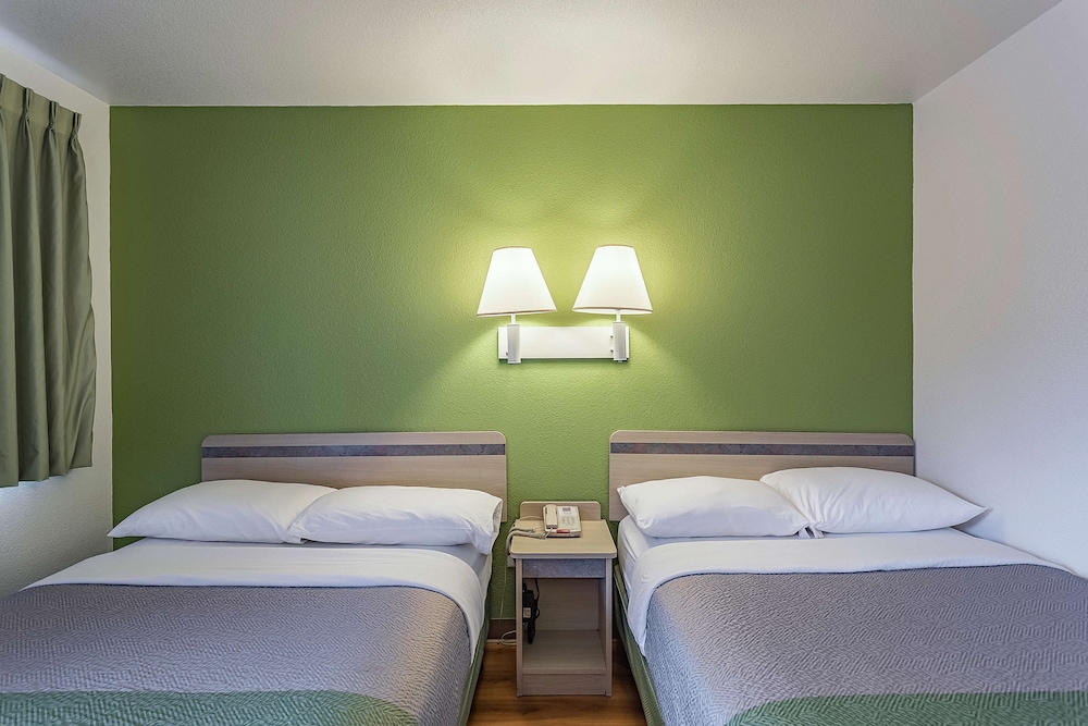 Standard Room, 2 Double Beds, Non Smoking photo 3