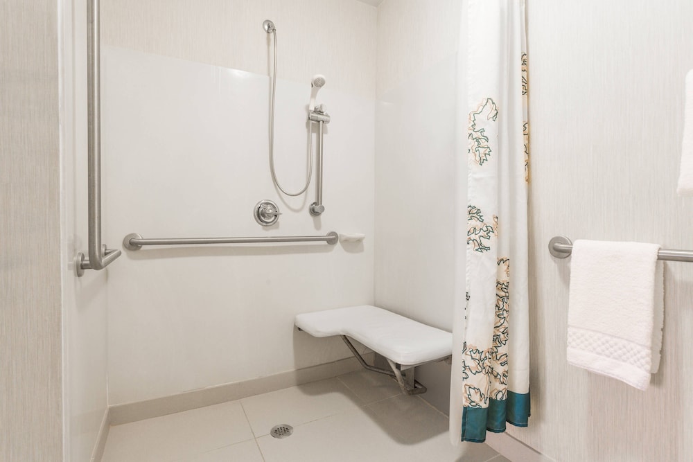 Suite, Multiple Beds (Mobility Accessible, Roll-In Shower)