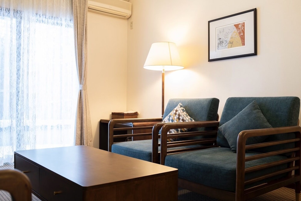 Deluxe Suite - Photo 5