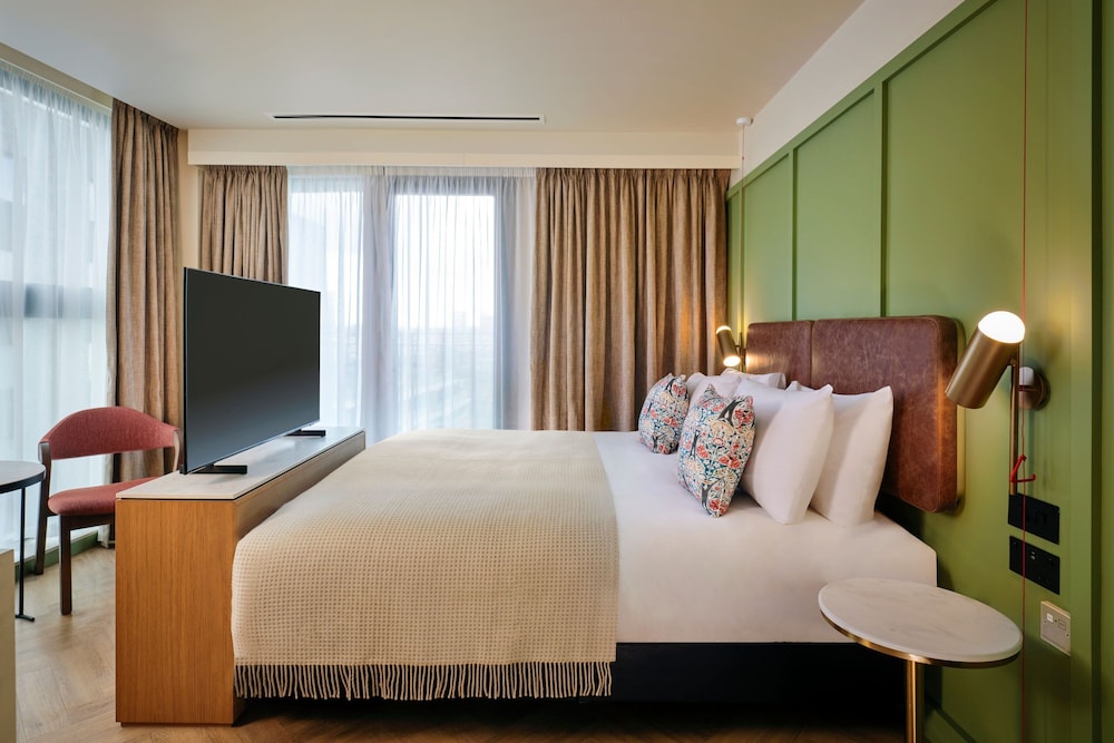Deluxe Room, 1 Double Bed, City View (Balcony) - Photo 4