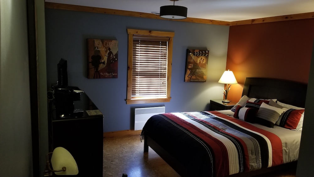 Standard Room, 1 Queen Bed photo 1