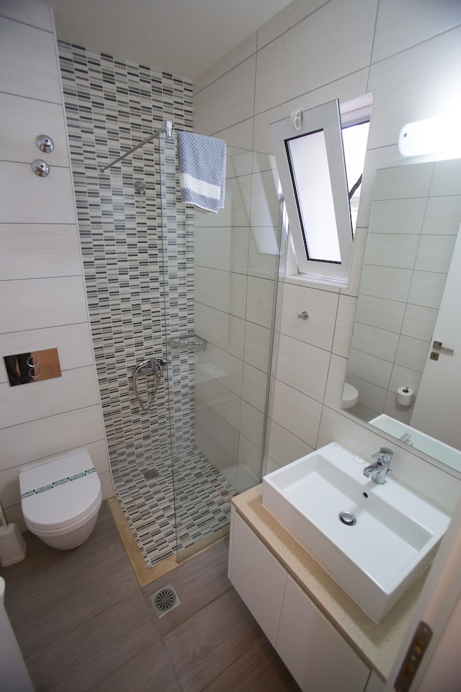 Suite, 1 Bedroom - Photo 4