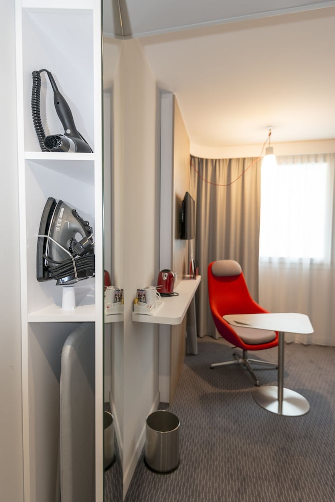 Standard Room, 1 Double Bed, Accessible (Top Floor) photo 3