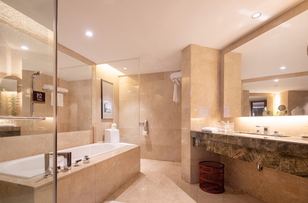 Superior Suite, Non Smoking - Photo 2