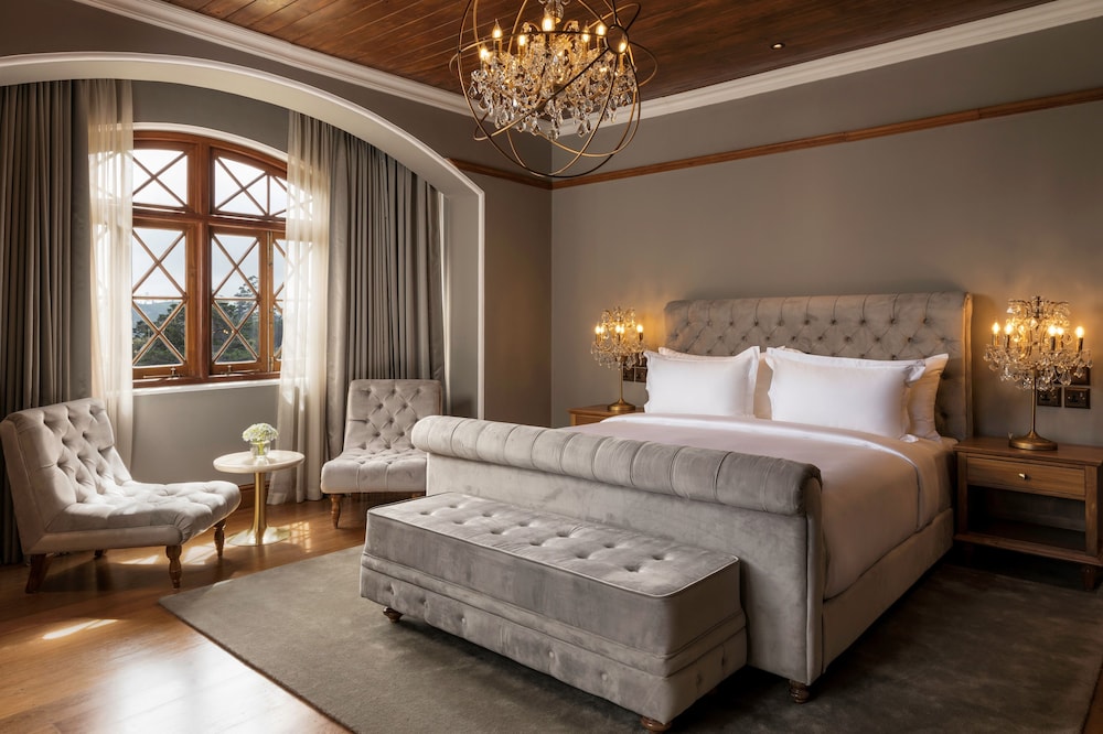 Junior Double Room, 1 King Bed, Bathtub, Garden View photo 2
