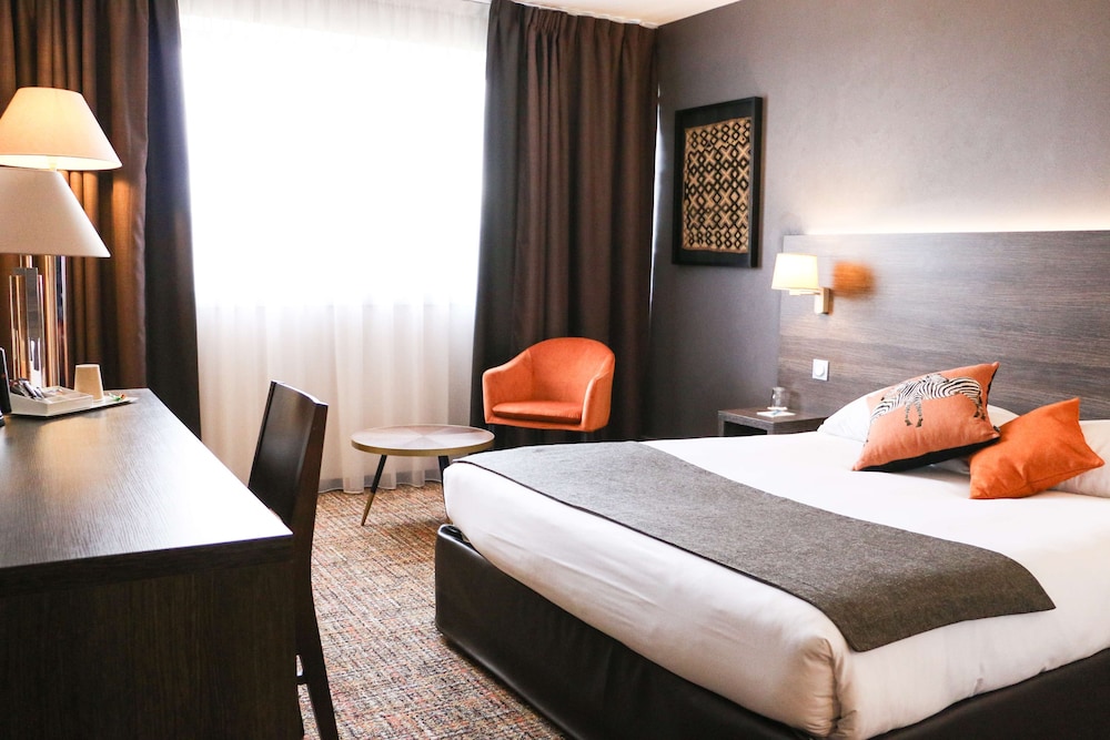 Standard Room, 1 Queen Bed, Non Smoking - Photo 6