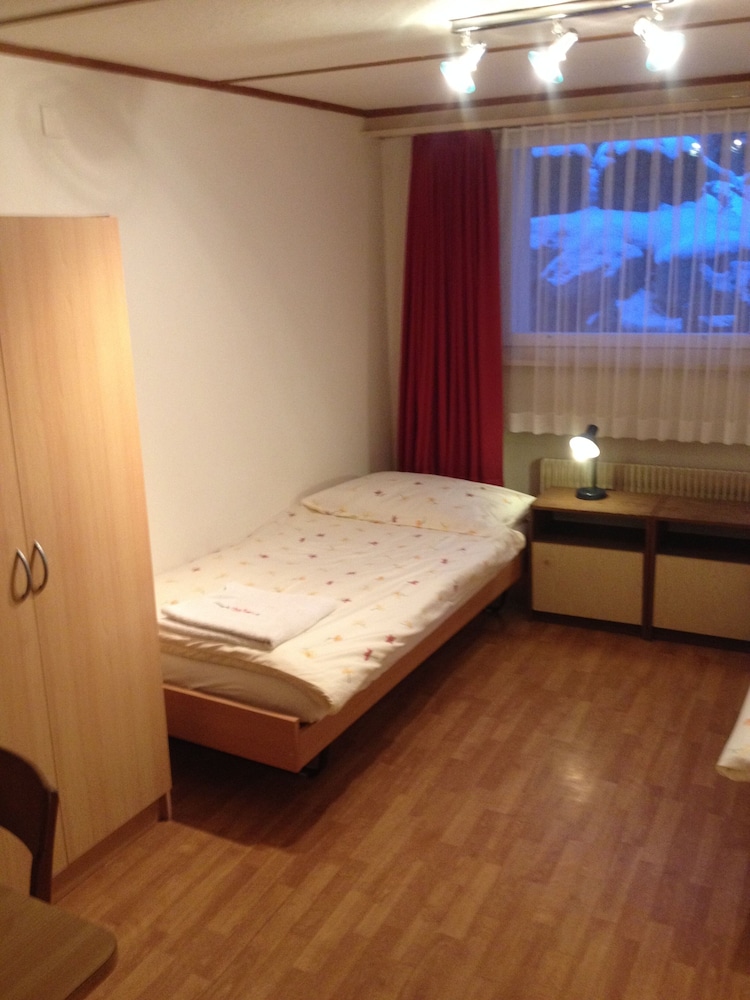 Basic Single Room, 1 Bedroom, Mountain View, Mountainside photo 2