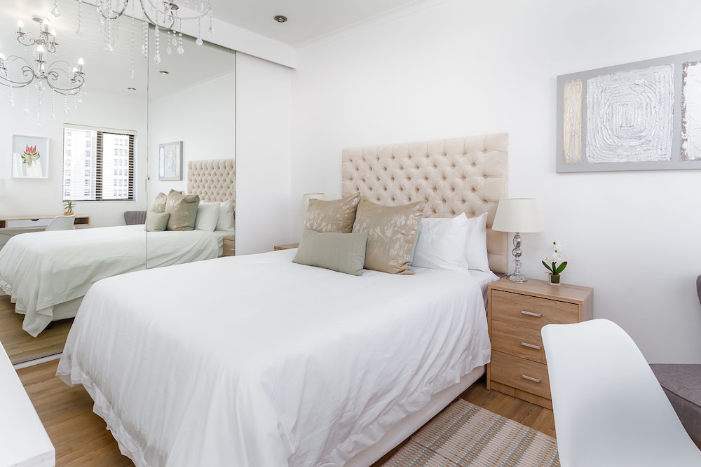 Premier Apartment, 2 Bedrooms, Beach View
