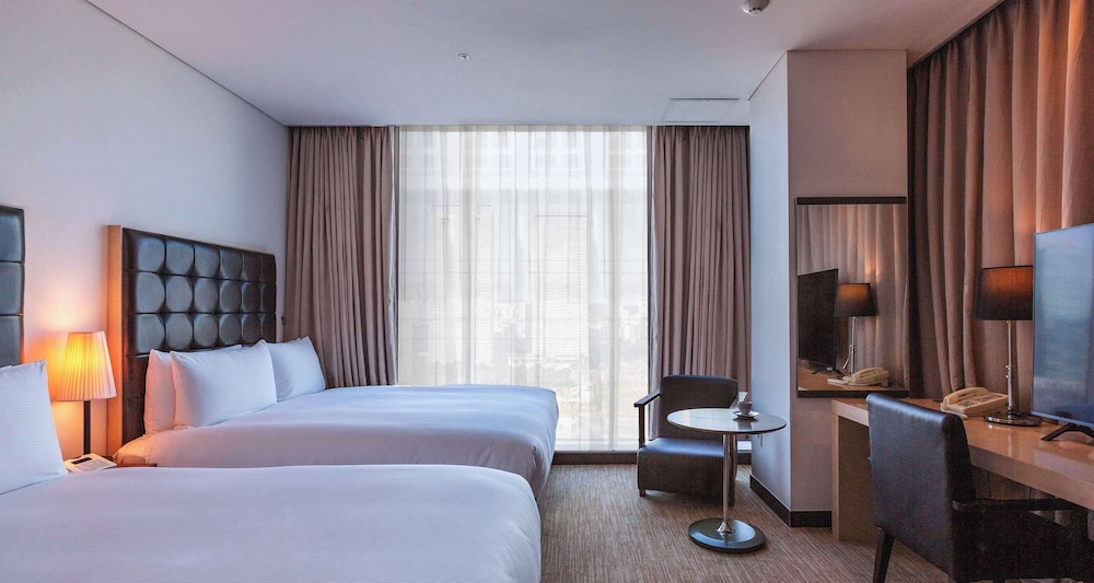 Family Room, 2 Double Beds, Non Smoking, City View - Photo 1
