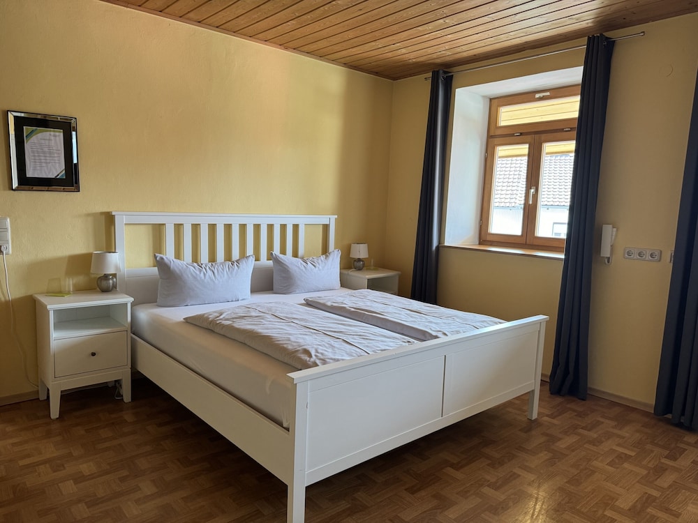 Deluxe Quadruple Room, Private Bathroom, Courtyard View - Photo 1