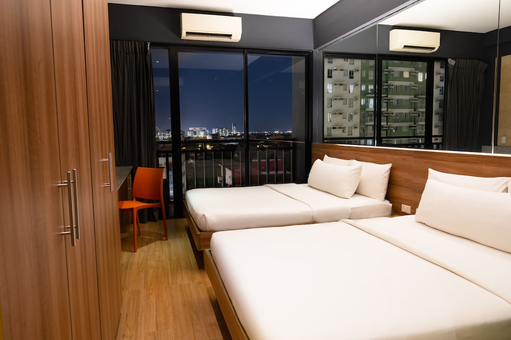 Standard 2 Queen Beds photo 2