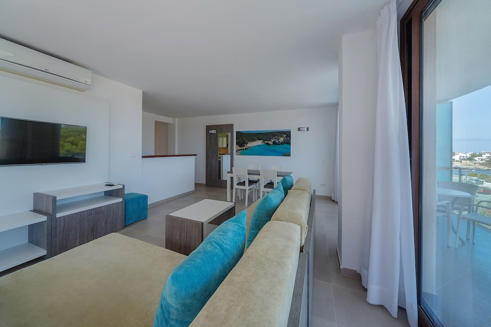 Penthouse, 1 Bedroom (1 adult- duplex type) photo 3