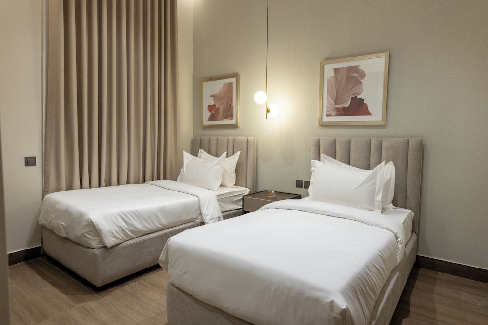 Royal Suite, 3 Bedrooms, Balcony, Garden View