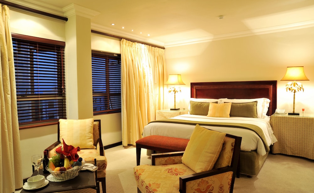 Junior Suite, 1 Queen Bed, Ensuite, City View (Junior Suite)