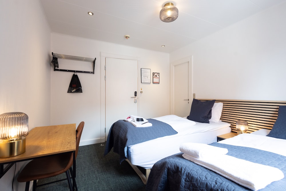 Standard Double Room - Photo 3